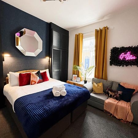 A&A Luxury Stay Rosedale St - Chic, Modern, City Centre, Neon Decor Sunderland  Exterior foto