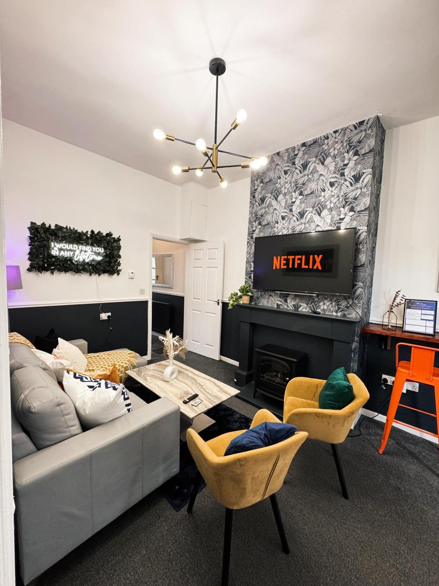 A&A Luxury Stay Rosedale St - Chic, Modern, City Centre, Neon Decor Sunderland  Exterior foto